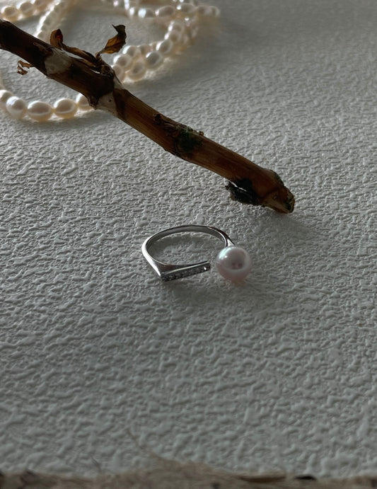 Geometric Baroque Pearl Ring