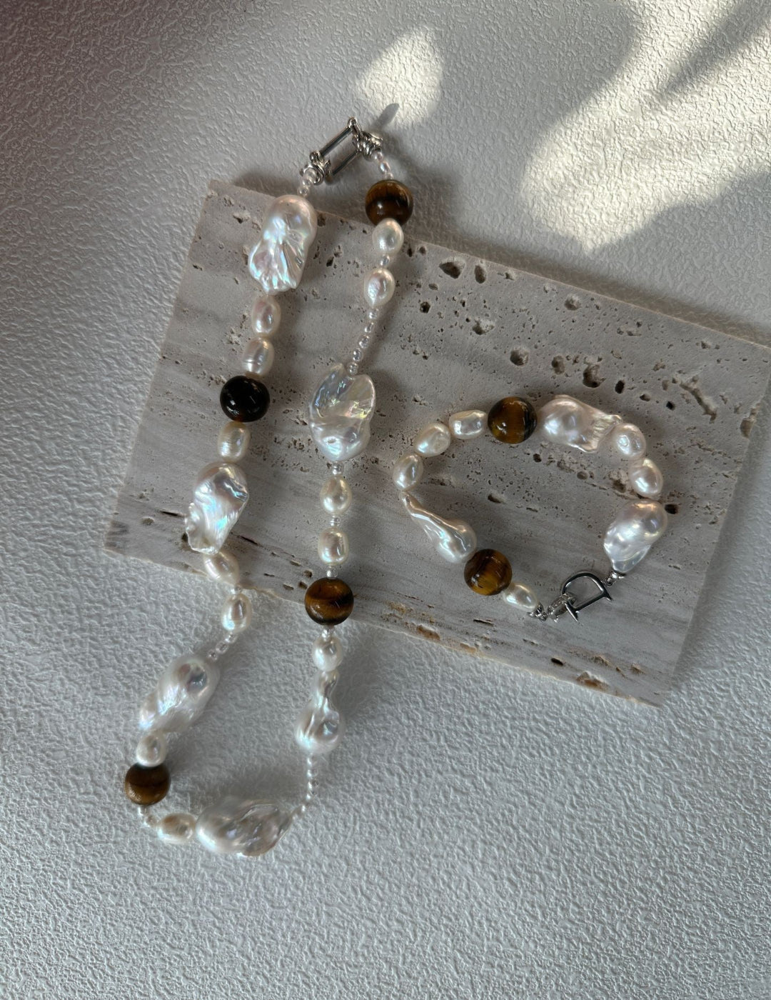 White Elegance Baroque Pearl & Amber Bracelet - ALEART