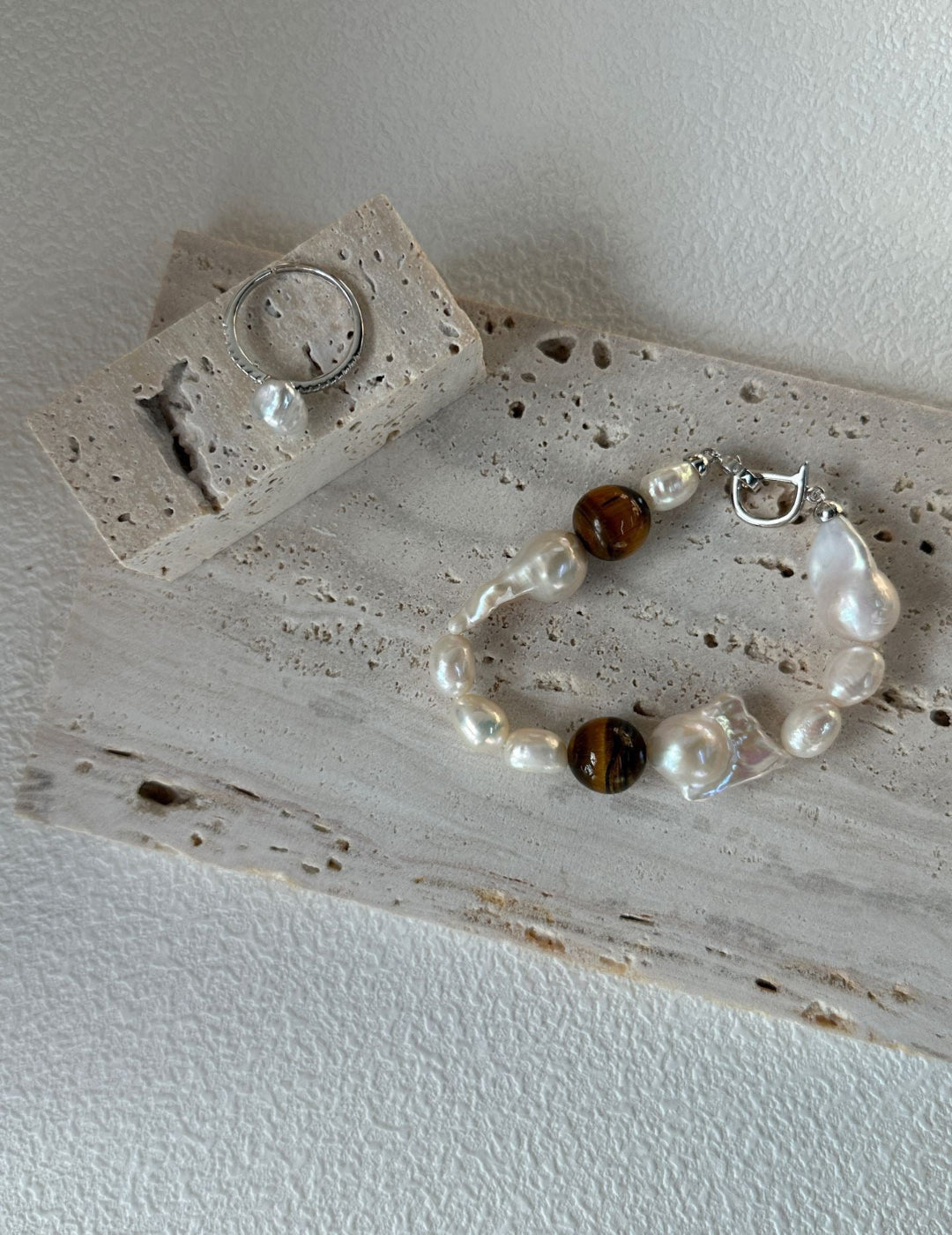 White Elegance Baroque Pearl & Amber Bracelet - ALEART