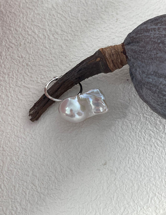 Luxe Baroque Pearl Ring - ALEART