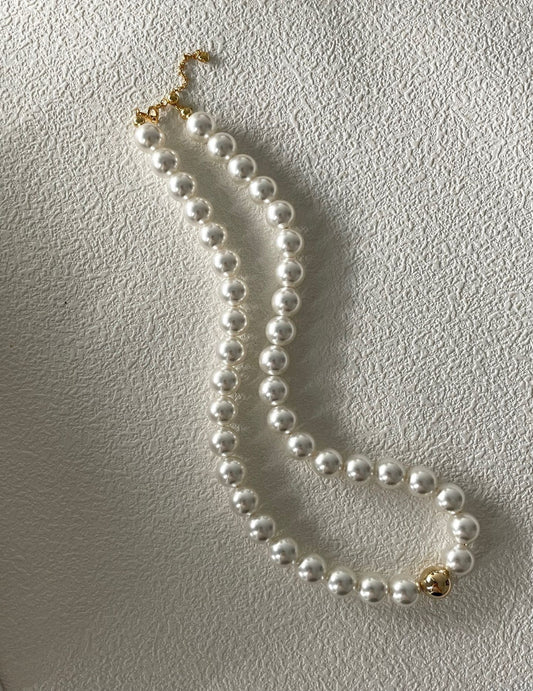 Large Pearl & Gold Ball Necklace - ALEART
