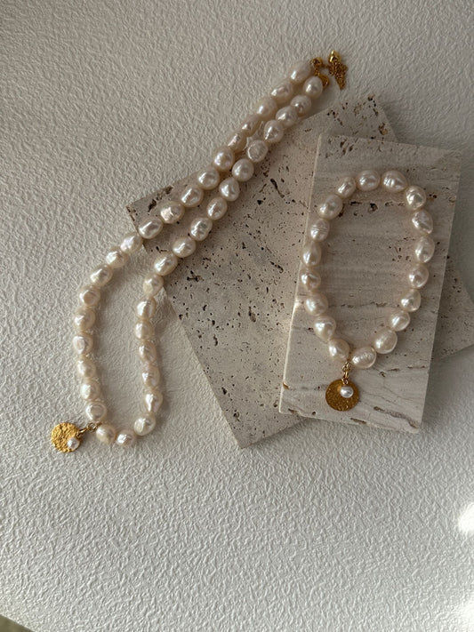 French Chic Pearl Necklace with 18K Gold-Plated Pendant Charm